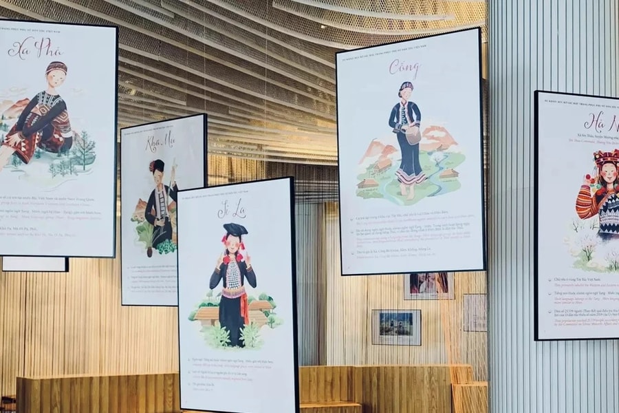 Nữ phục dân tộc truyền thống - bức tranh rực rỡ sắc màu