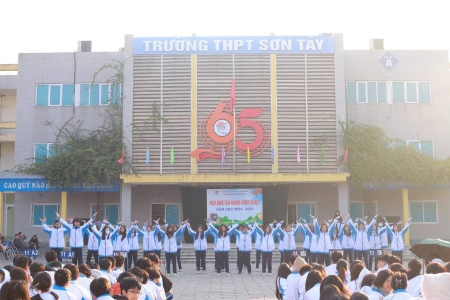 Trường THPT Chu Văn An và THPT Sơn Tây thành trường chuyên của Hà Nội