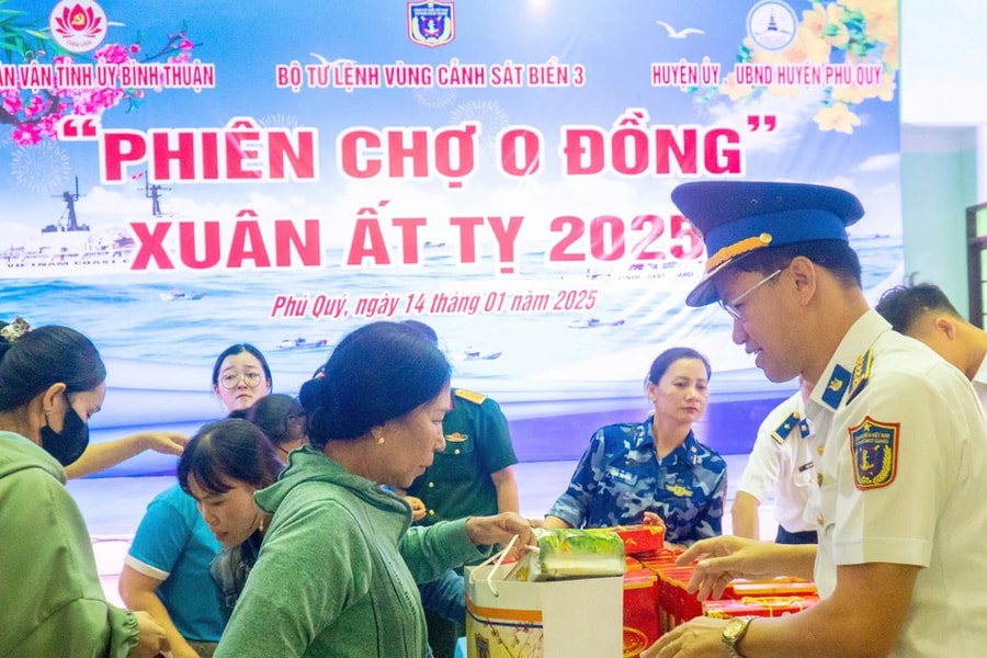 Tết hải đảo - Ấm tình quân dân nơi đầu sóng