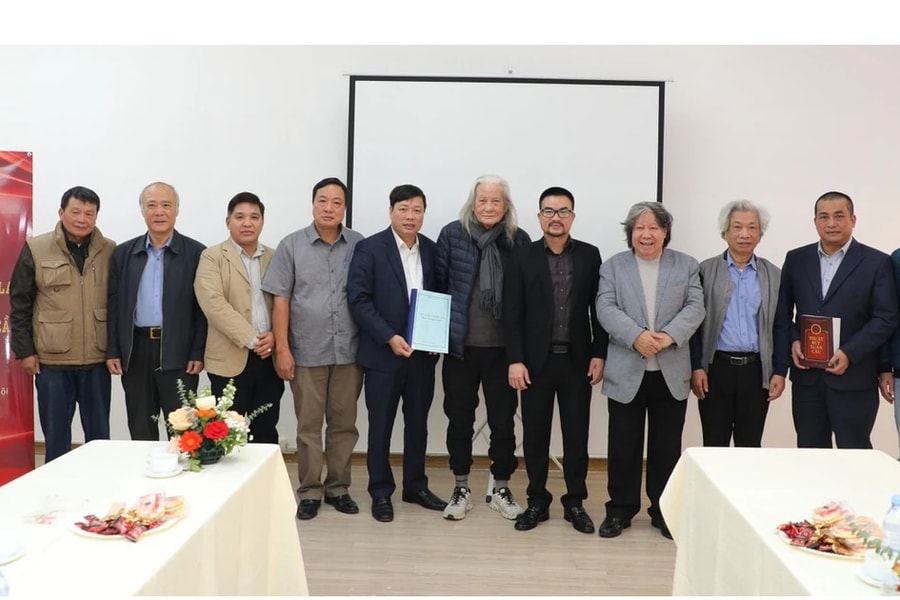 Tri thức là nền tảng trong kỷ nguyên vươn mình