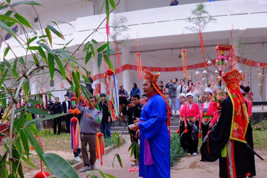 Tái hiện Lễ dựng cây nêu của người Mường 