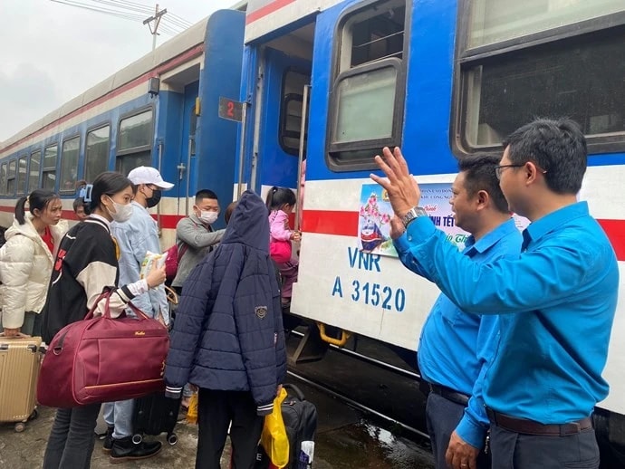 Gần 2.000 lao động về quê đón tết trên Chuyến tàu Công đoàn - Xuân 2025
