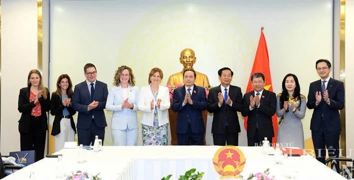 Chủ tịch Quốc hội Trần Thanh Mẫn tiếp Chủ tịch Quốc hội bang Québec, Canada