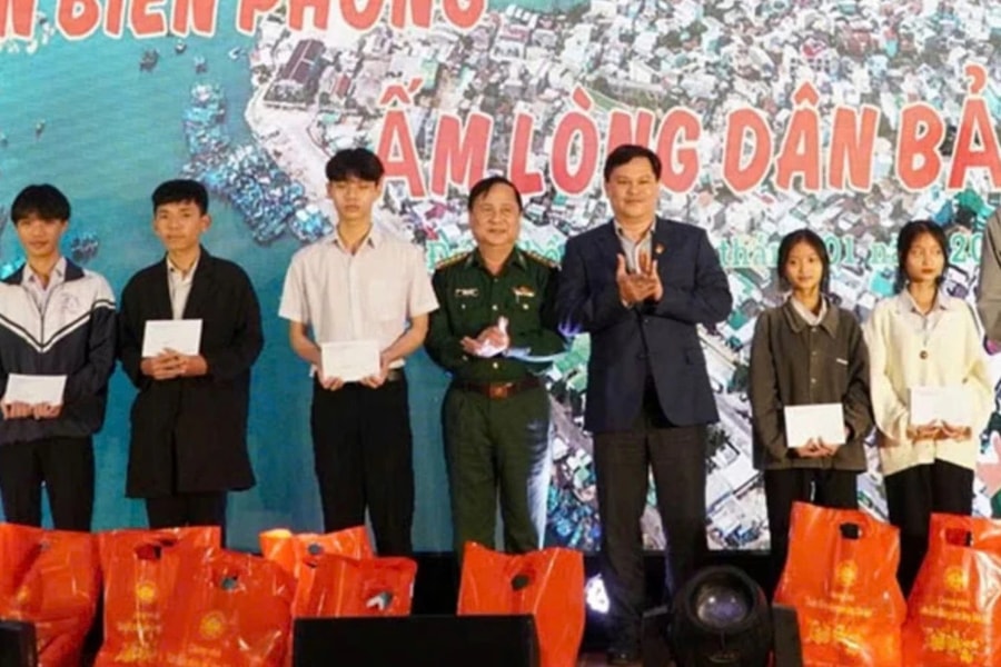 Chăm lo Tết cho người nghèo, đồng bào miền núi, hải đảo