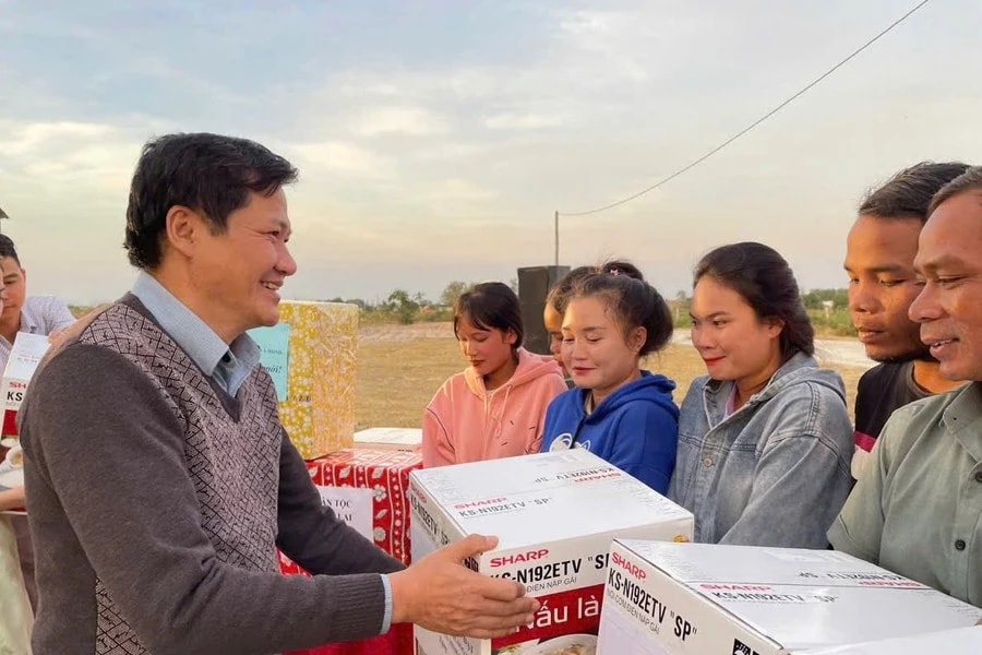 Phó Chủ tịch Thường trực HĐND tỉnh Gia Lai Trương Văn Đạt dự Lễ bàn giao nhà ở dự án bố trí, ổn định dân cư Suối Cạn