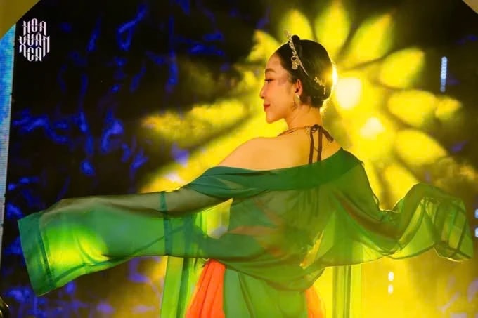 Hơn 30 nghệ sĩ biểu diễn tại đại nhạc hội Hoa Xuân ca 2025