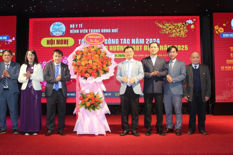 Bệnh viện Trung ương Huế thực hiện hàng ngàn ca phẫu thuật phức tạp trong năm 2024