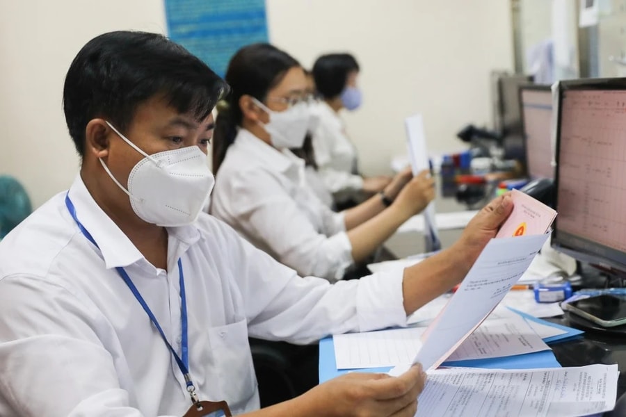 TP. Hồ Chí Minh tăng cường kiểm tra giờ làm việc cán bộ trước và sau Tết