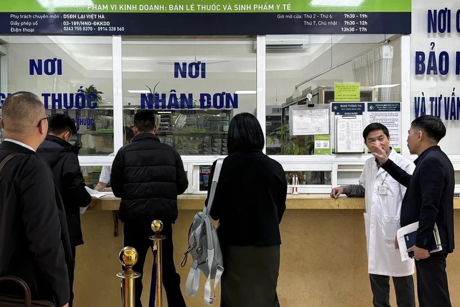 Kiểm tra việc cung ứng thuốc trong dịp Tết tại Hà Nội