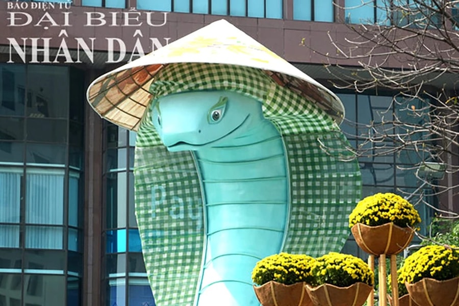 Chùm ảnh linh vật rắn chào đón Tết Ất tỵ 2025 tại TP. Hồ Chí Minh