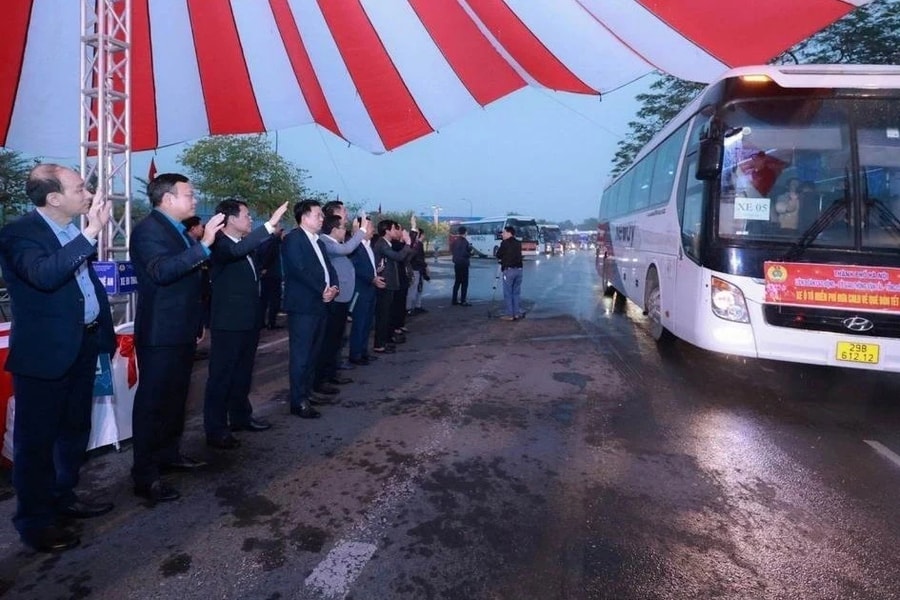 Hỗ trợ 1.200 công nhân lao động về quê ăn Tết