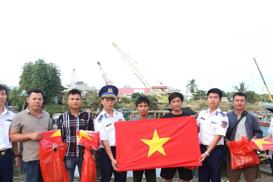 Bộ Tư lệnh Vùng Cảnh sát biển 3 lan tỏa không khí Xuân, sẻ chia yêu thương trước thềm xuân Ất Tỵ