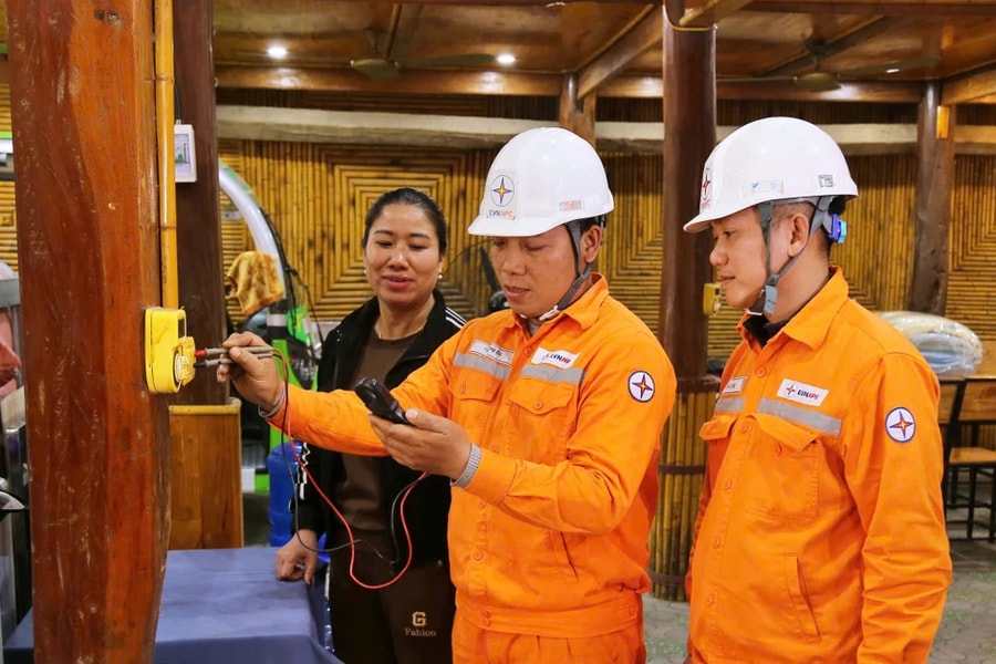 Tổ chức hàng nghìn ca trực để bảo đảm điện trong dịp Tết Ất Tỵ