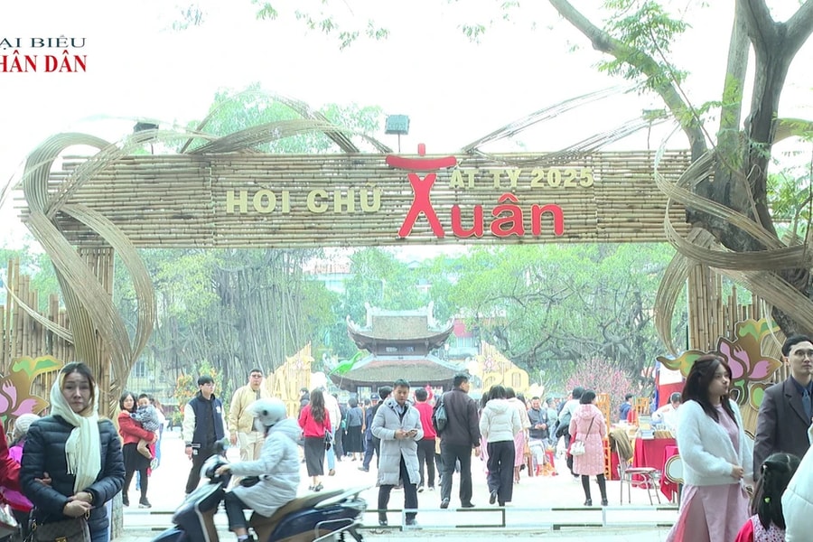 Xin chữ đầu năm: Lưu giữ nét đẹp văn hóa truyền thống