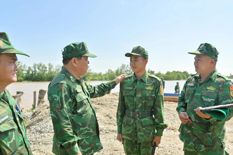 Bộ đội Biên phòng Kiên Giang: “Gác cho dân vui xuân, vui xuân cùng Nhân dân”
