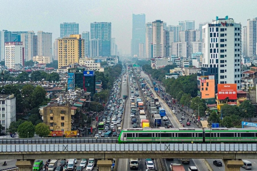 Hơn 74.500 lượt khách đi tàu điện trong dịp Tết Nguyên đán Ất Tỵ