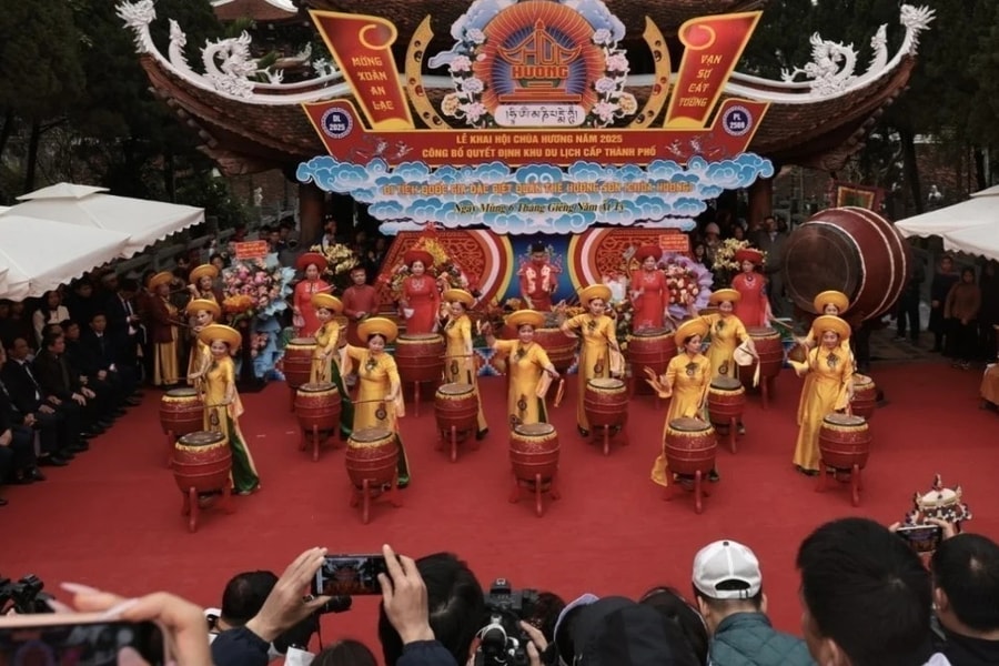 Khai hội chùa Hương xuân Ất Tỵ