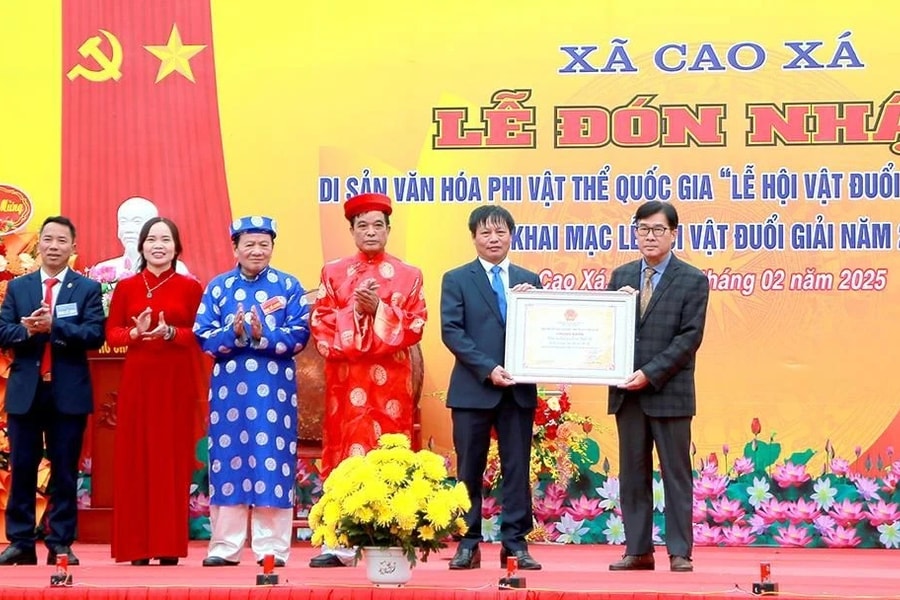 Đón chứng nhận di sản văn hóa phi vật thể quốc gia "Lễ hội vật đuổi giải đình Vĩnh Mộ"