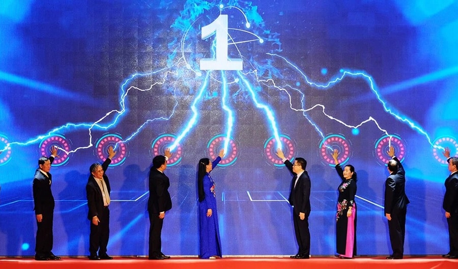 Gắn biển công trình chào mừng Đại hội đại biểu Đảng bộ tỉnh Quảng Ngãi lần thứ XXI