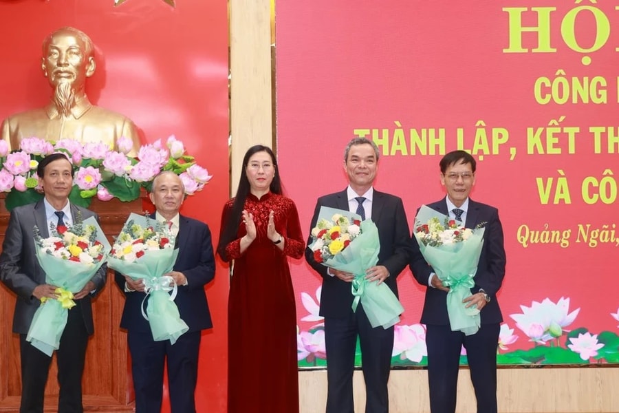 Quảng Ngãi: 21 cán bộ thuộc diện Ban Thường vụ Tỉnh ủy quản lý tự nguyện xin nghỉ hưu trước tuổi