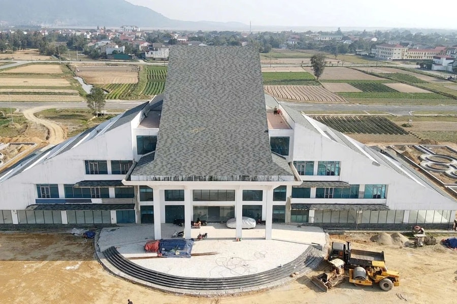 Hà Tĩnh: Huyện đã sáp nhập, dự án trung tâm văn hóa gần 70 tỷ đồng vẫn chưa xong
