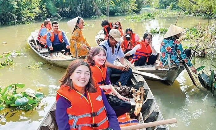 Du lịch chủ động thích ứng với biến đổi khí hậu