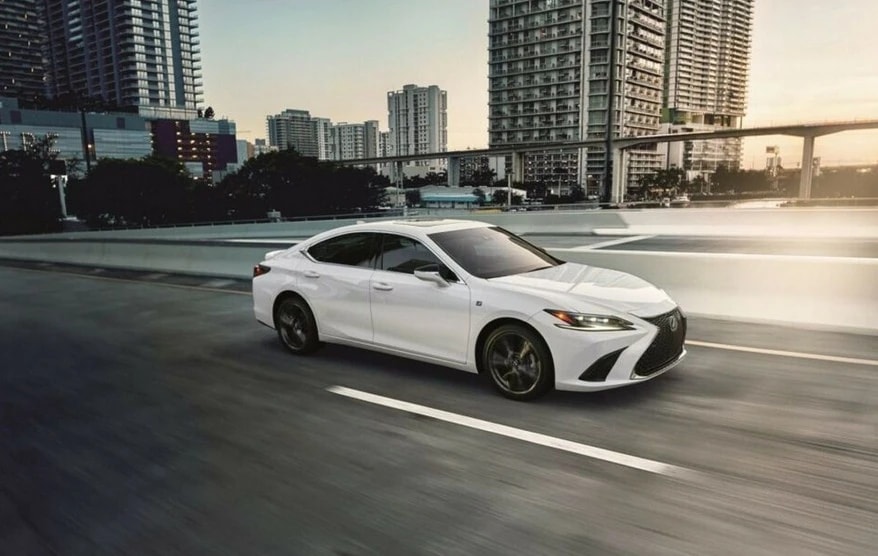 Hơn 2.300 xe Lexus do Toyota Việt Nam phân phối trong diện thu hồi để thay thế bộ phản xạ đèn pha