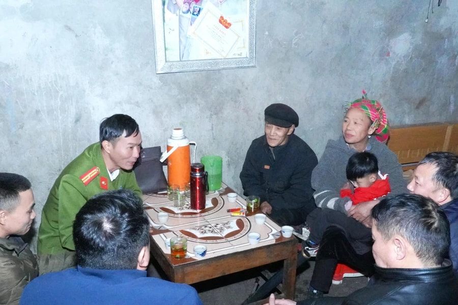 Bình minh trở lại nơi rẻo cao