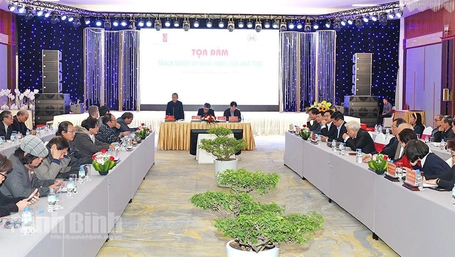 Đưa thi ca trở về giá trị đích thực vốn có 