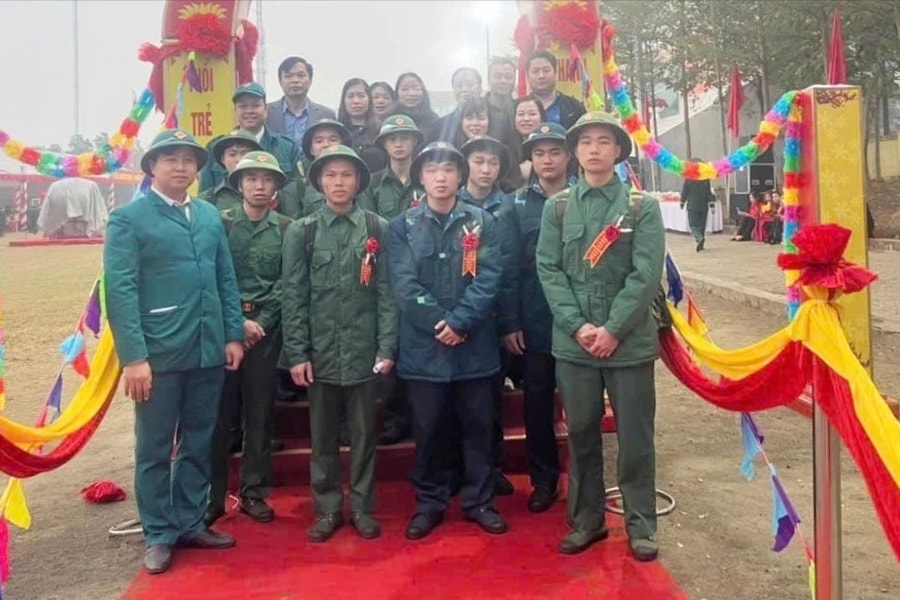 Trang trọng Lễ giao nhận quân năm 2025 tại huyện Thạch Thất