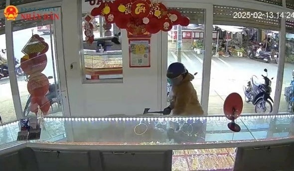 Truy bắt đối tượng cướp tiệm vàng ở Lâm Đồng