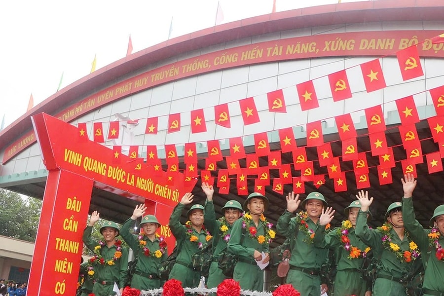Bình Dương: Gần 2.000 thanh niên lên đường nhập ngũ
