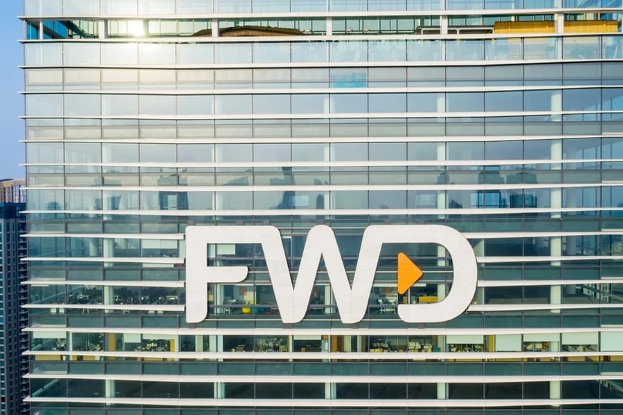 Bảo hiểm nhân thọ FWD vừa bị xử phạt vì “lôi kéo khách hàng bất chính”: Nhân viên được trả lương lên đến hàng tỷ đồng mỗi năm