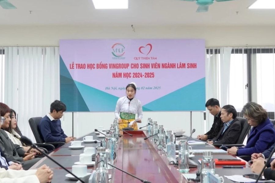 9 sinh viên Trường Đại học Lâm nghiệp được trao học bổng từ Quỹ Thiện Tâm