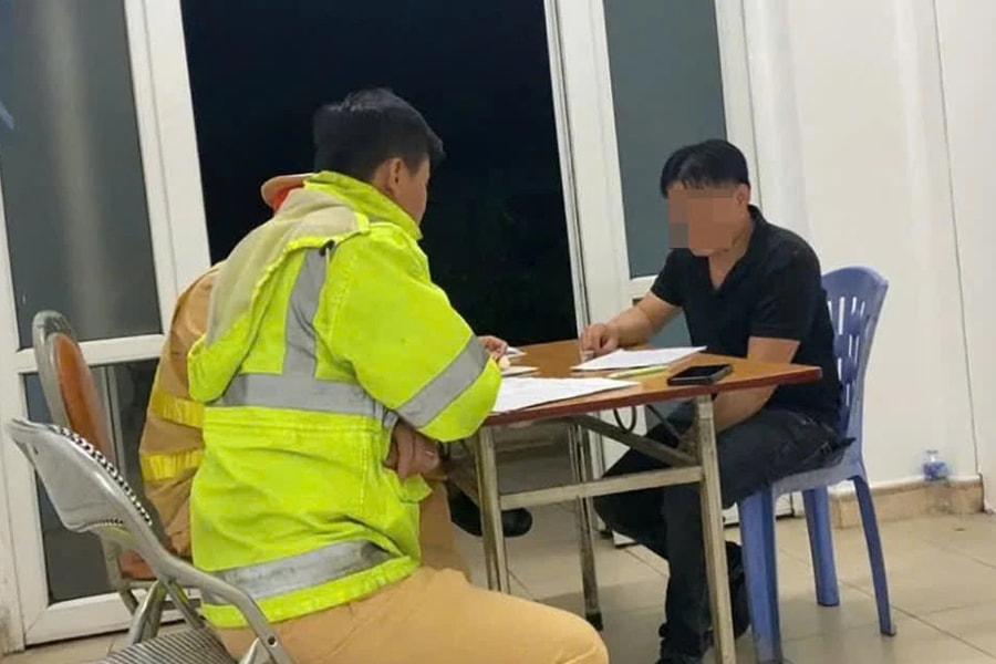 Xử phạt tài xế điều khiển ô tô khách đi ngược chiều cao tốc Nội Bài - Lào Cai