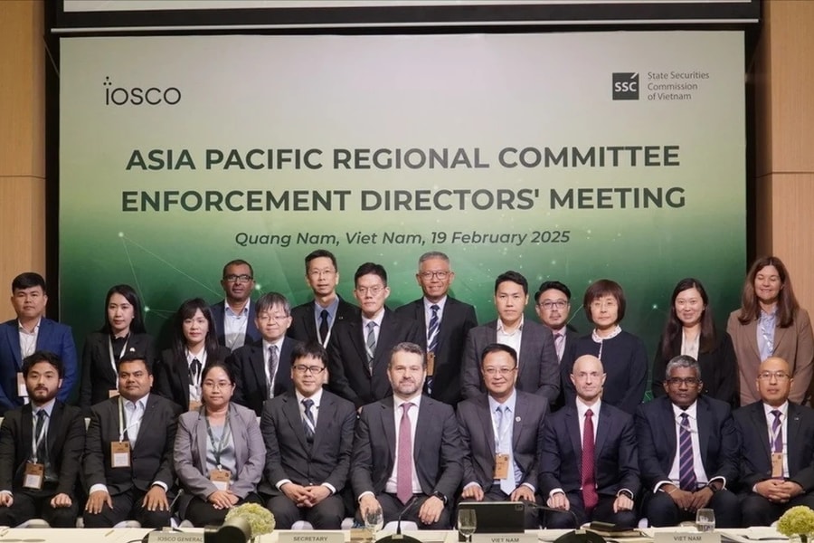 Chia sẻ kinh nghiệm giám sát, thanh tra, cưỡng chế thực thi giữa các cơ quan quản lý thị trường chứng khoán 