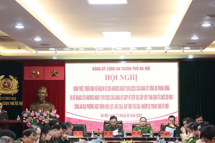 59 cán bộ giữ chức vụ lãnh đạo, chỉ huy các cấp của Công an Hà Nội tự nguyện xin nghỉ hưu trước thời hạn