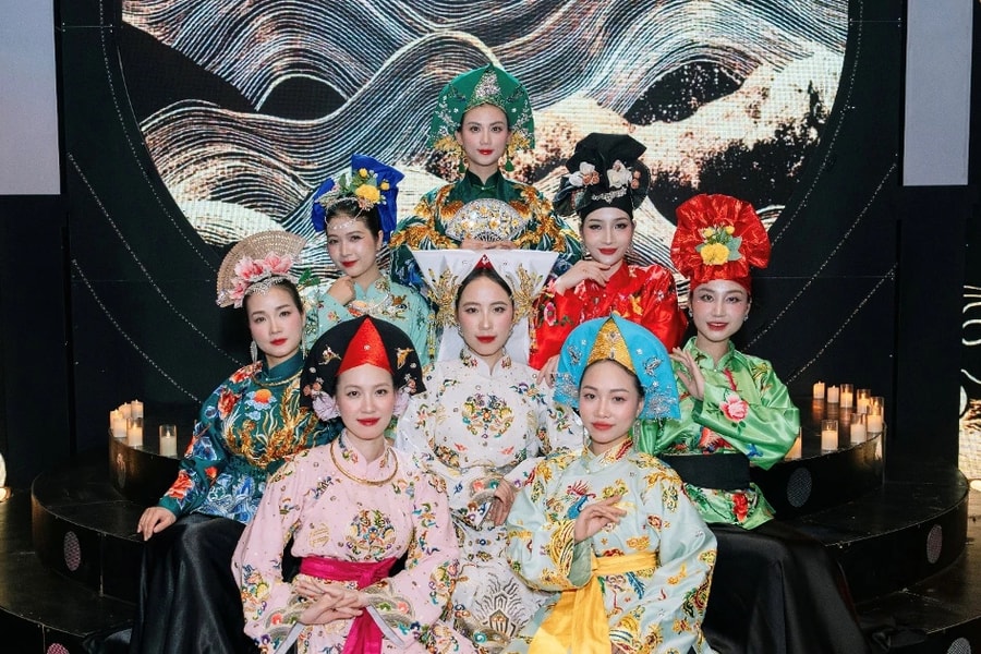 Hé lộ về nhóm nhạc "Thanh Âm Xanh" đứng sau MV Mộng Thượng Ngàn gây sốt trên mạng xã hội