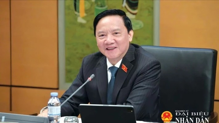 Gắn bó chặt chẽ giữa xây dựng pháp luậtvới giám sát, tổ chức thực hiện