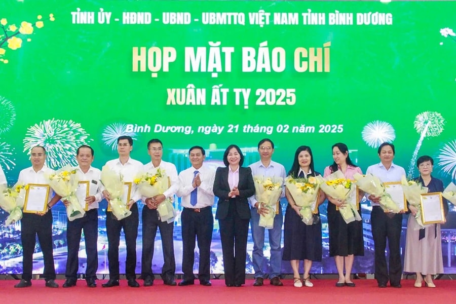 Tỉnh Bình Dương họp mặt báo chí đầu Xuân Ất Tỵ 2025