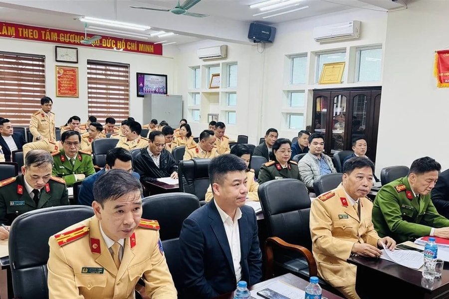 Lào Cai: Tập huấn sát hạch, cấp giấy phép lái xe và quản lý đèn tín hiệu giao thông