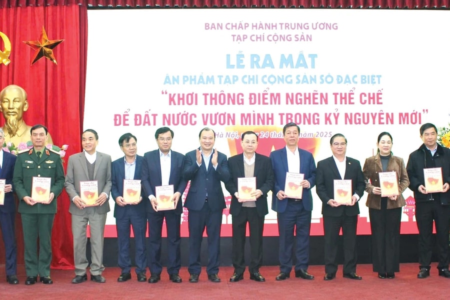 Tạp chí Cộng sản ra mắt ấn phẩm đặc biệt “Khơi thông điểm nghẽn thể chế để đất nước vươn mình trong kỷ nguyên mới”