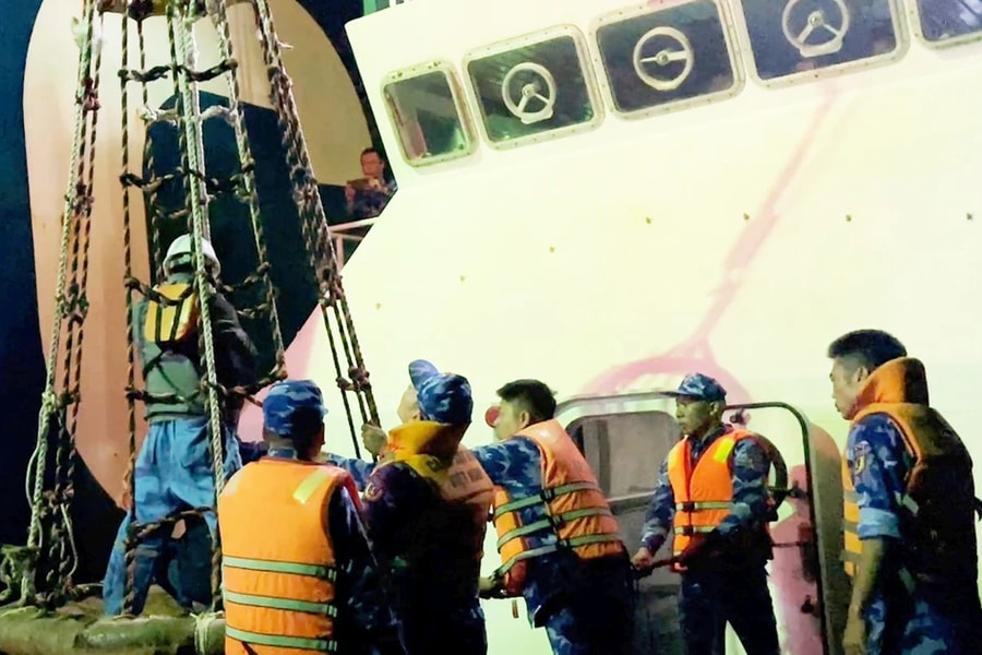 Cứu kịp thời thuyền viên tàu nước ngoài bị nguy kịch trên biển