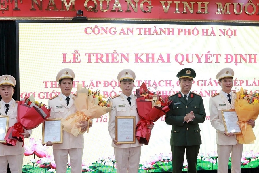 Công an thành phố Hà Nội thành lập Đội Sát hạch, cấp Giấy phép lái xe cơ giới đường bộ