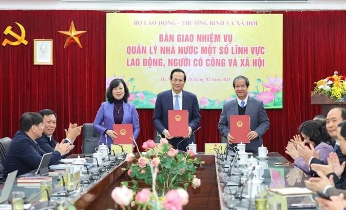 Bộ GD-ĐT nhận bàn giao chức năng quản lý nhà nước về giáo dục nghề nghiệp 