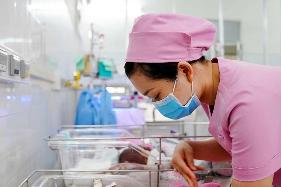 Giải bài toán mức sinh thấp và già hóa dân số