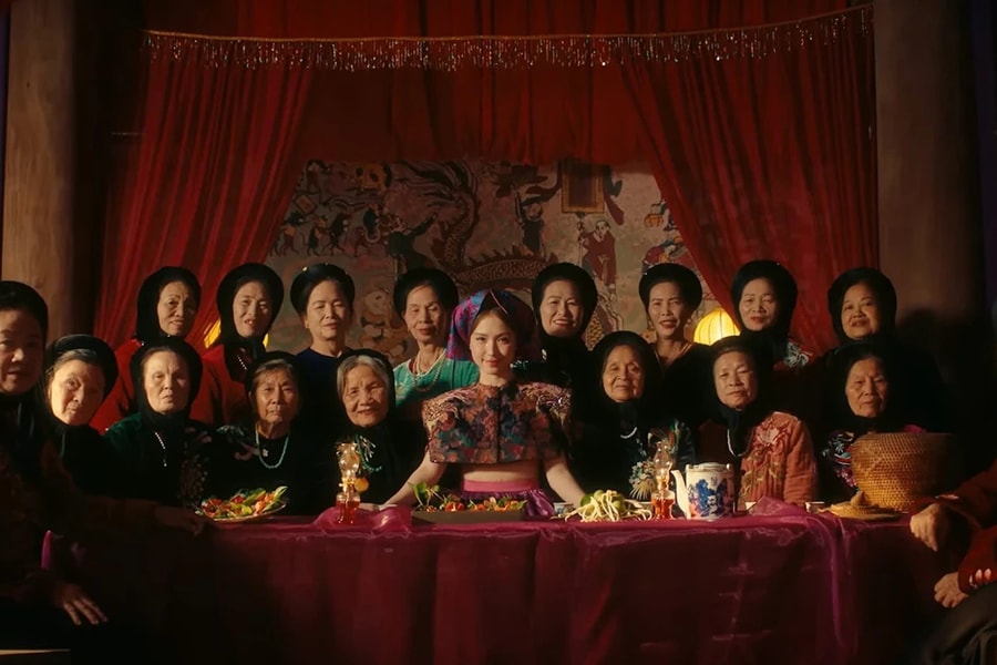 MV Bắc Bling - Hòa Minzy hát trên quê hương Bắc Ninh vào top thịnh hành YouTube