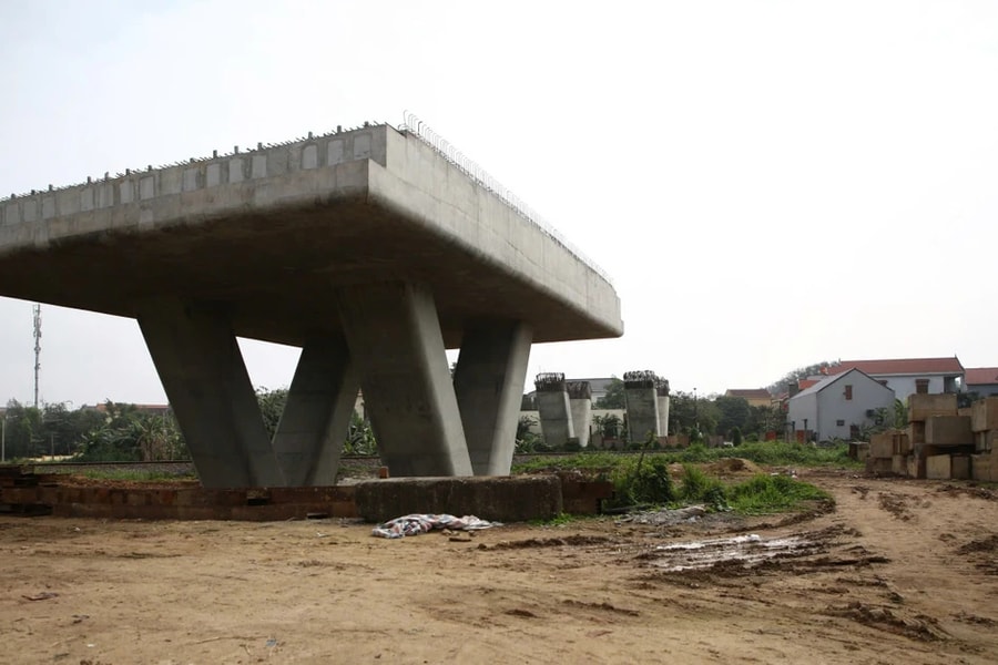 Gỡ vướng mặt bằng để tái khởi động dự án cầu vượt đường sắt trung tâm Đồng Hới