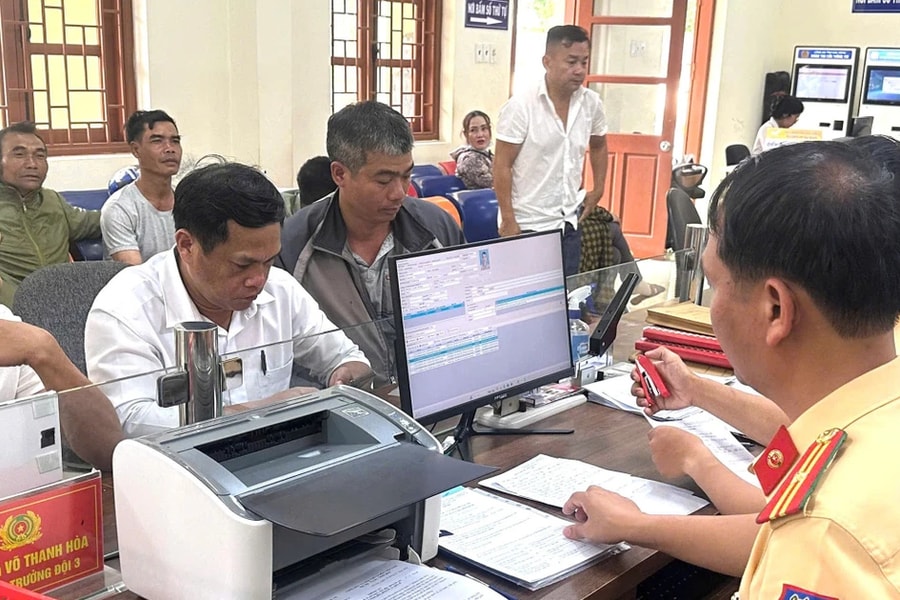 Công an tỉnh Đắk Nông cấp đổi giấy phép lái xe diễn ra dễ dàng, nhanh gọn