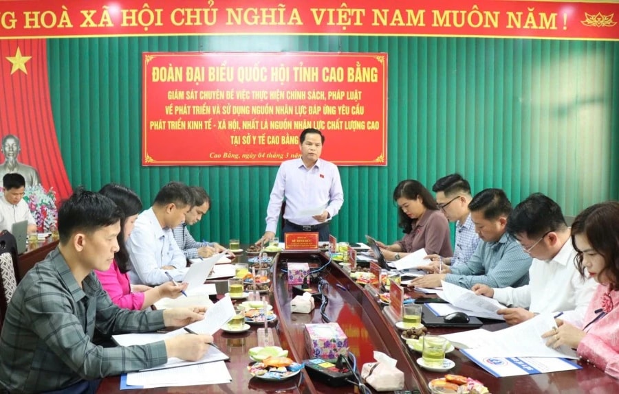 Cao Bằng cần điều chỉnh cơ chế đào tạo đối với viên chức ngành y tế